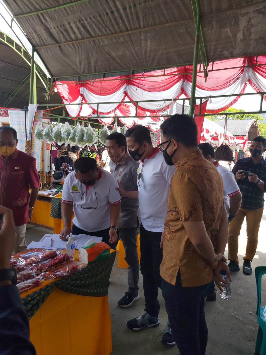 VisitTorut's tweet photo. Pembukaan Pameran seni dan Industri Kreatif Rumah Tangga Kodim 1414/TATOR 29 Agst-2 sept di lap. Kodim Rantepao #visittoraja #visittorajutara https://t.co/ekD4mOMSd1