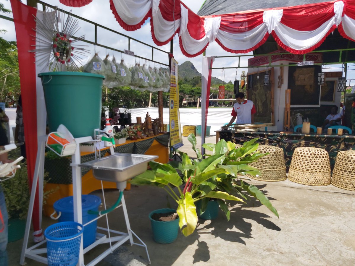 VisitTorut's tweet photo. Pembukaan Pameran seni dan Industri Kreatif Rumah Tangga Kodim 1414/TATOR 29 Agst-2 sept di lap. Kodim Rantepao #visittoraja #visittorajutara https://t.co/ekD4mOMSd1