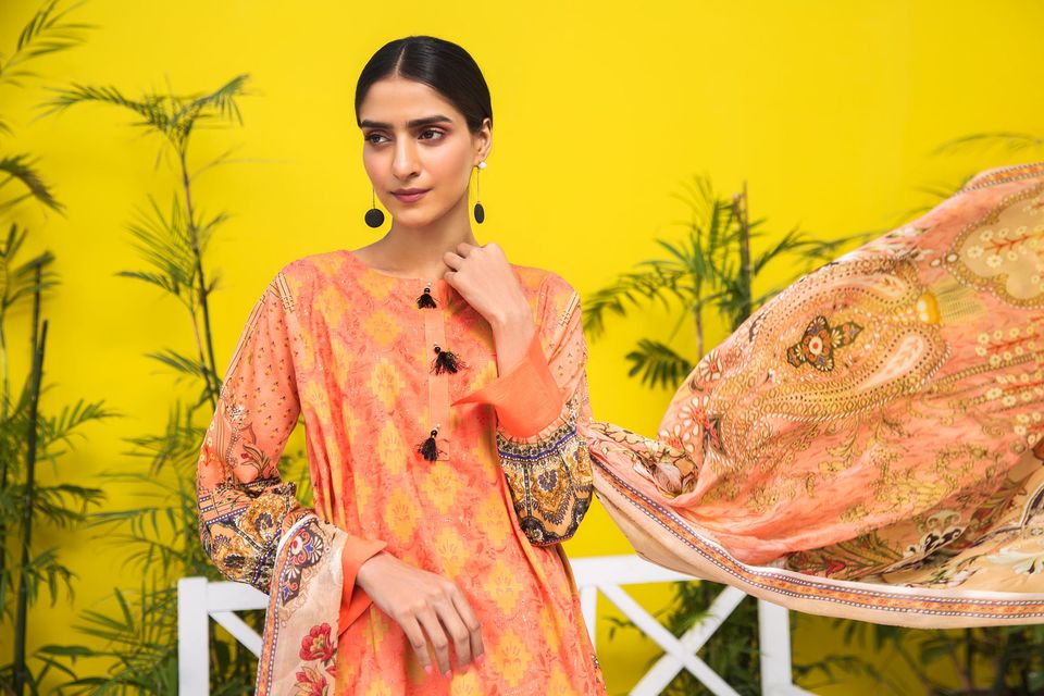 ZVbrand's tweet image. Look flawless in #Zeevaro beautiful &apos;SAWAN&apos; Digital Embroidered Collection. Order now from our website or contact us directly on our FB page.  

#SAWANcollection #BrandZeevaro #Zeevaro #ZeevaroFabric