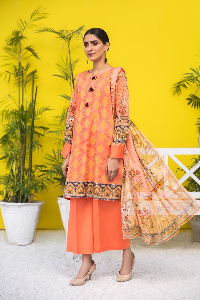 ZVbrand's tweet image. Look flawless in #Zeevaro beautiful &apos;SAWAN&apos; Digital Embroidered Collection. Order now from our website or contact us directly on our FB page.  

#SAWANcollection #BrandZeevaro #Zeevaro #ZeevaroFabric