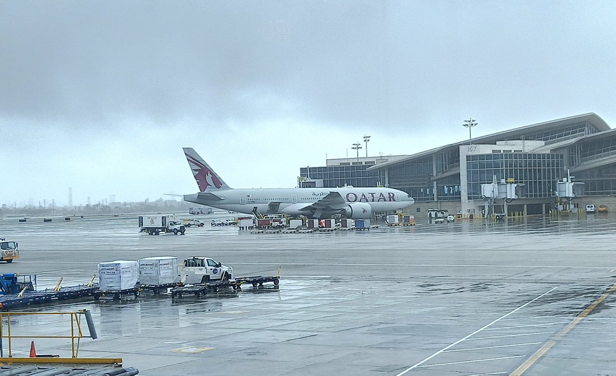 Qatar Airways - Boeing 777-200LR