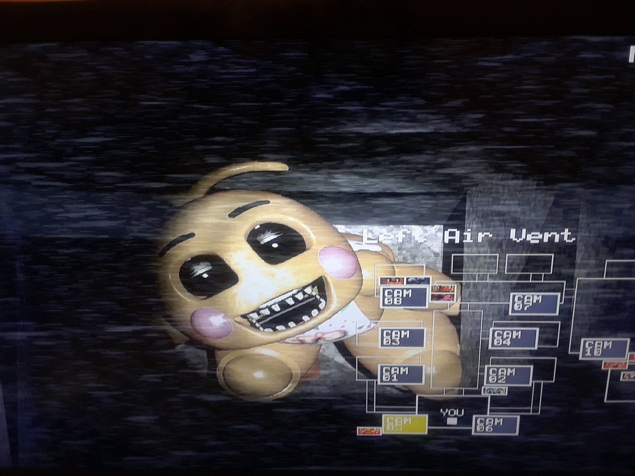 Withered chica gets stuck in a vent 