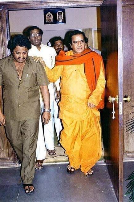 Remembering the great soul, Chaitanyaradhasaradhi #Harikrishna garu on his memorial day 🙏🙏🙏