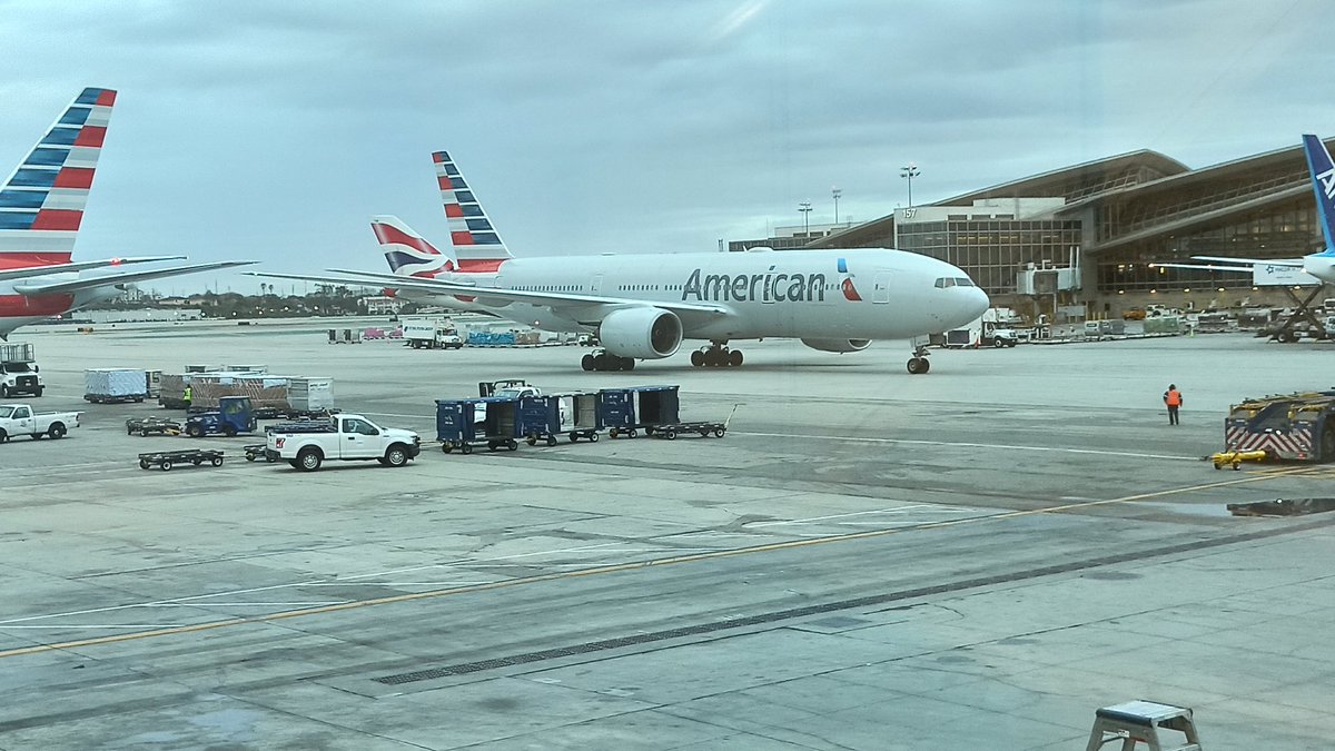 American Airlines - Boeing 777-200