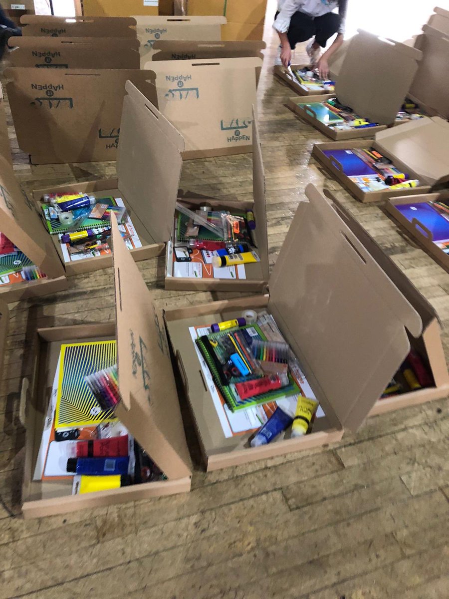 youthactionuk's tweet image. What an amazing day packing 300 #CreativeBoxes with our friends @festofmaking @BlackburnMuseum @CuriousMindsNW @ace_national @ace_thenorth for distribution to local children in need! 

@OsmanSayyed @jayne_ivory @BWDDPH @BwDDenise @Gillylancs @Lancsfoundation @mrs_bec_ramsay