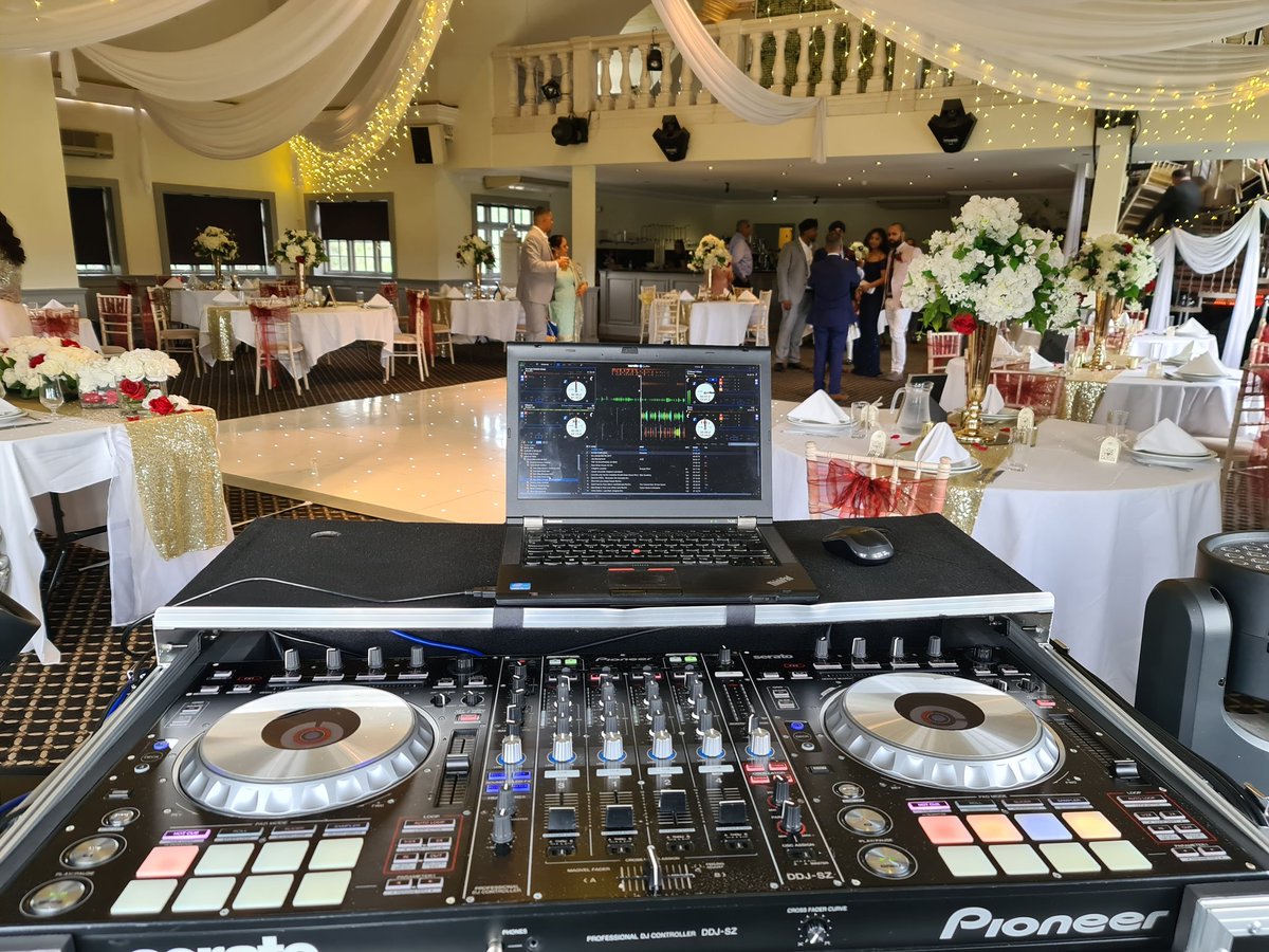 1st #wedding booking of #2020 last night <a href="/Woolstonmanor/">Woolston Manor</a> 

What a great feeling