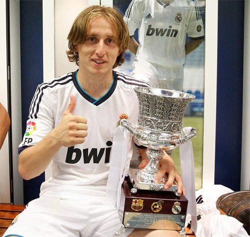 Rancoma on Twitter: "29 de agosto de 2012. Debut de Luka Modric como  jugador del Real Madrid. En su primer partido con la camiseta blanca el  croata se lleva la Supercopa de
