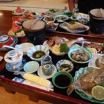 1泊2食で１人7,500円「長浜荘」この値段では食べられないものばかり。新鮮な魚介類がいっぱい!