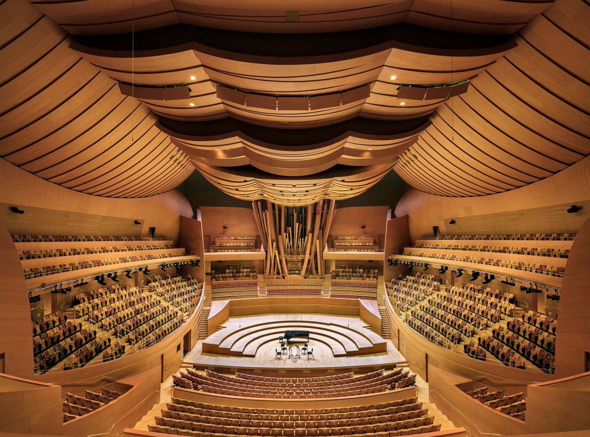 15. Walt Disney Concert Hall, Los Angeles