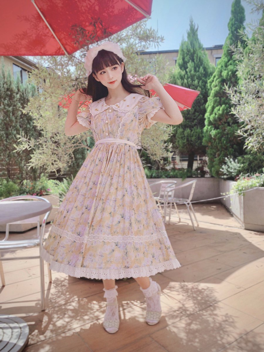 深澤翠 広告で着て 可愛い となりそのまま購入した雛菊の絵画ワンピース 1番広がるパニエを入れてもまだまだ余裕がある スノマリ店頭 通販でご購入いただけます ウエストリボンは前で結んでも可愛いです