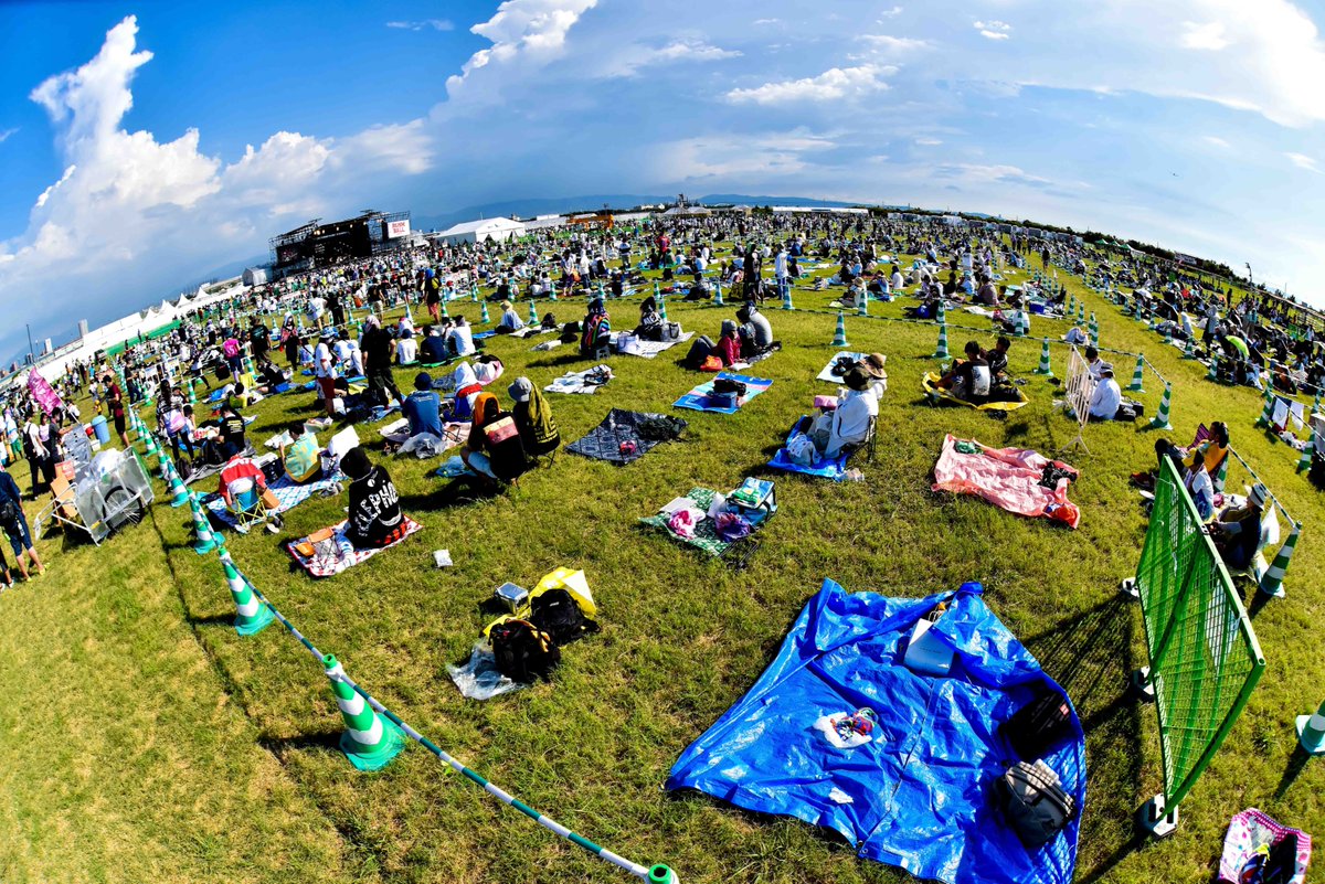 大阪で世界初のディスタンス野外フェス Rush Ball 開催 対策がすごい 農作物になった気分 Togetter