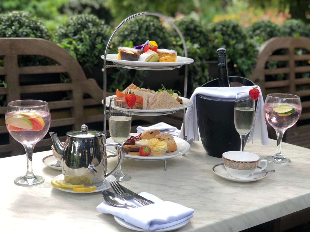 “Let's CATCH UP" with family and friends at the Park Hotel.  Enjoy afternoon tea in our Terrace Garden. ❤️🧡💛💚💙💜

Prebooking is advised on 📞 05842899 

#parkhoteldungarvan #afternoontea  #waterfordgreenway #foodthewaterfordway