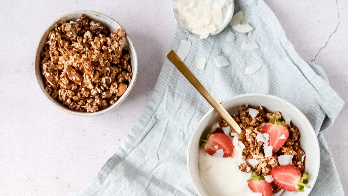 bioandmeuk's tweet photo. When bank holiday weekend calls for extra toppings on your brekkie. 😍
What go-to toppings are you adding to up your diversity this weekend? 🥝 🍓 🥥
#healthy #breakfast #food #deliciousdiversity #guthealth #plantbased https://t.co/ExWSe6LTG6