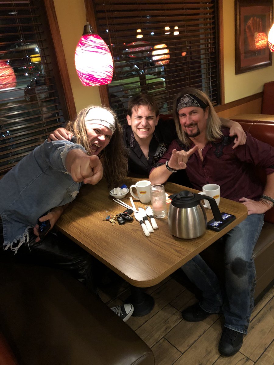 FargoRazzi's tweet photo. Unleashed let loose for some dinner    at Denny’s tonight. https://t.co/JWkrJxaioZ