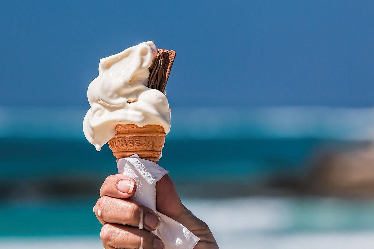 Bank Holiday Weekend - the traditional time to visit the #Kent #seaside! Come down for a stroll, ice-cream, coffee and a mooch around #Whitstable and #HarbourMarkets...11-5pm. Lots going on and a lovely English day out! 
#icecream #seaside #summerbankholiday #bankholidayweekend