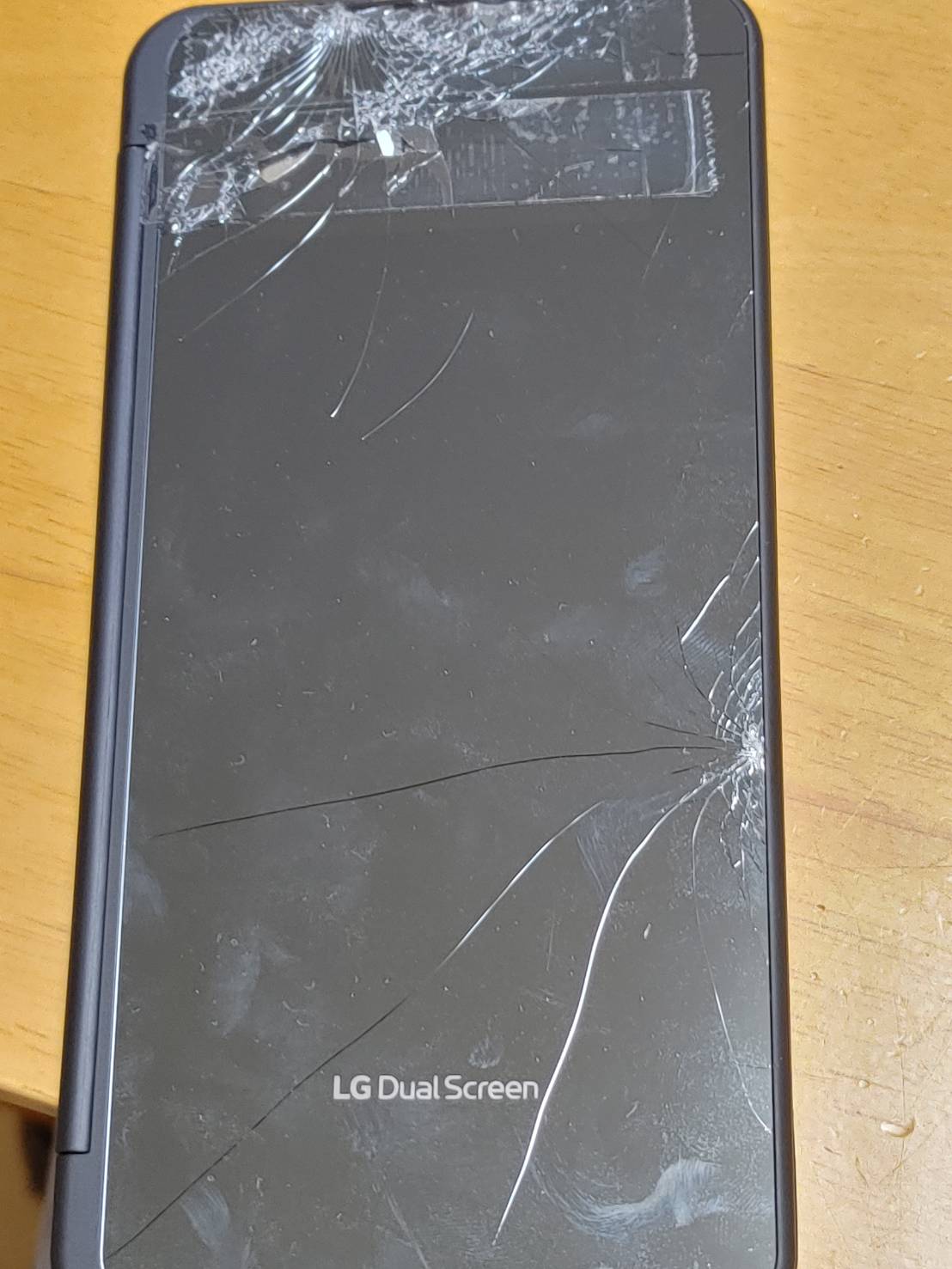 m☆LG V60 ThinQ（デュアルスクリーン）表画面割れあり☆