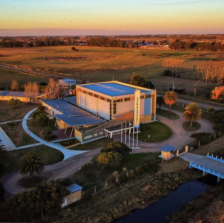 #Retratos Puesta del Sol ☀️ Sobre Nuestro Club!! 🏟
Cada Día Más Enamorado de Vos 🥰!!! Gracias #DronNicolasMendez por la 📸!!