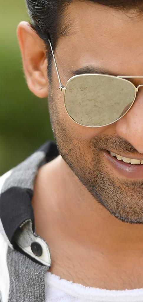 KrishnaSriGopal's tweet photo. Style &amp; Swag Of #Prabhas In #Saaho Is LIT 🔥 

#1YearForBOMonsterSaaho 
#PrabhasAdvBdayTrendonSept11 

#Prabhas #RadheShyam 
#Prabhas21 || #Adipurush https://t.co/4iG7uIs6vD