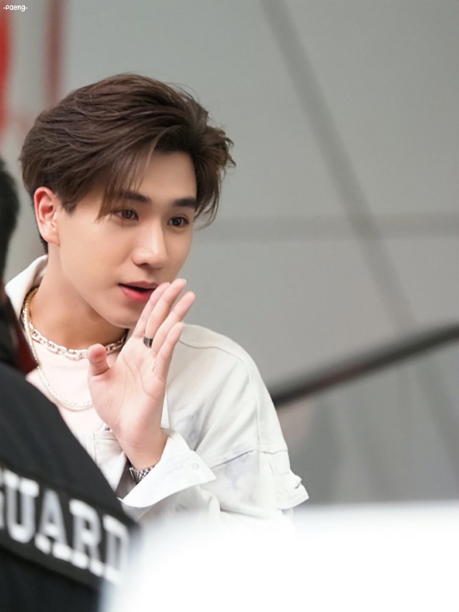 faeng_chomngarm's tweet photo. ถ่ายไม่ทันไอต้าวววว แต่นัลล้าคคคค ☺
#PERTHxMulty
#PerthTanapon
#KDPPE https://t.co/nViLizN2hz