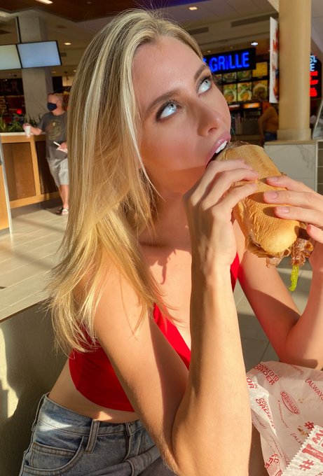 Fill me up! ?

Subscribe and show me how you’d fill me up with ???

https://t.co/UkPyNvg5xe https://t