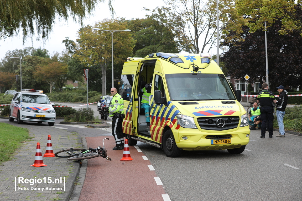 ONLINE: fietser gewond bij aanrijding op de #Verspycklaan in #Naaldwijk...