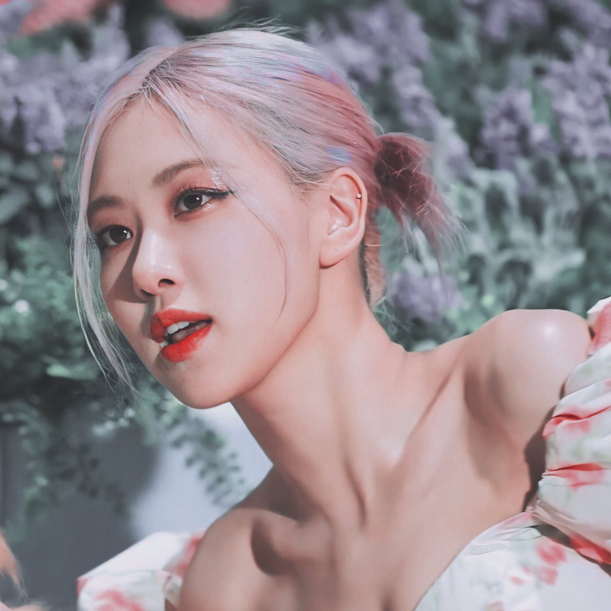 ultrosechaeng's tweet photo. i bet she stopped you from scrolling

#로제 #ROSÉ #블랙핑크 #icons https://t.co/lLTo4ahrB8