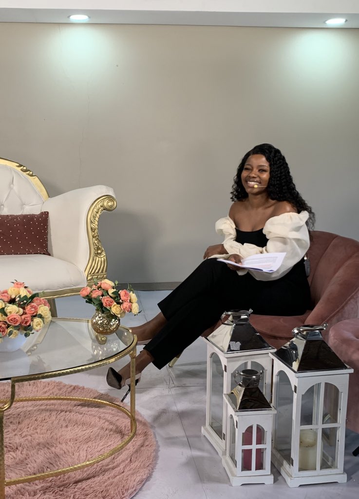 PinkPowerZA's tweet image. Our beautiful MC @pamela_mtanga pulling out all the stops today! 
#PinkPowerDay #TheUnionOfWomen