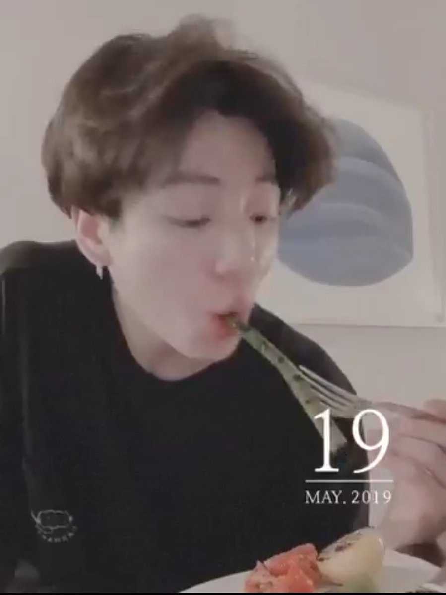 vt111111's tweet photo. 🐰 9월 1일 정국이 생일 기념 rt 이벤트
      (팔로❌알티만⭕국내거주한정)

🐰 아스파라거스 1kg 💜
🐰 당발은 9월2일 중으로~ 💜
🐰 정국아 곧 생일이네~!! 보라해~!! 💜
    
#정국생일ㅊㅋ
#JK생일ㅊㅋ https://t.co/Qjc52ZgyyD