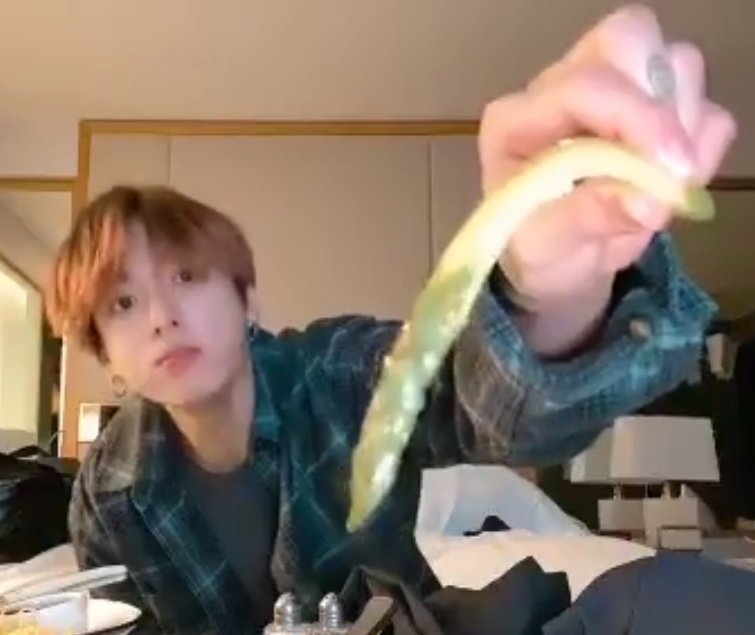 vt111111's tweet photo. 🐰 9월 1일 정국이 생일 기념 rt 이벤트
      (팔로❌알티만⭕국내거주한정)

🐰 아스파라거스 1kg 💜
🐰 당발은 9월2일 중으로~ 💜
🐰 정국아 곧 생일이네~!! 보라해~!! 💜
    
#정국생일ㅊㅋ
#JK생일ㅊㅋ https://t.co/Qjc52ZgyyD