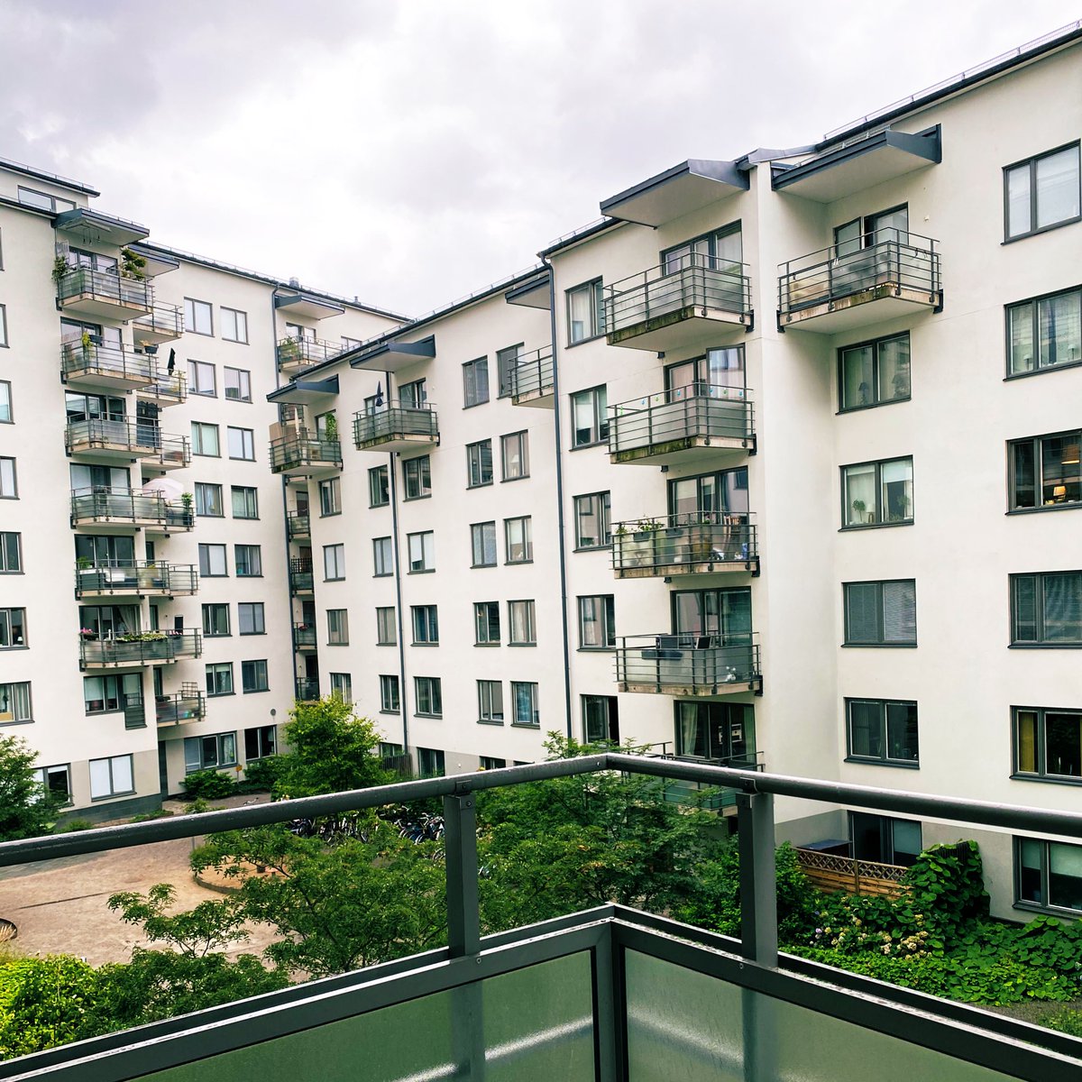 RemoteForever's tweet photo. @AndreiaSaveSwe This is what my Saturday looks like in #swedenhellhole. In fact this has been my view every day for 179 days (some days were sunny).
Iโd like to go to the gym & buy a cup of coffee but since no one wears a mask, that would mean risking my life.
How does your Saturday look like? https://t.co/xToPKExVDN