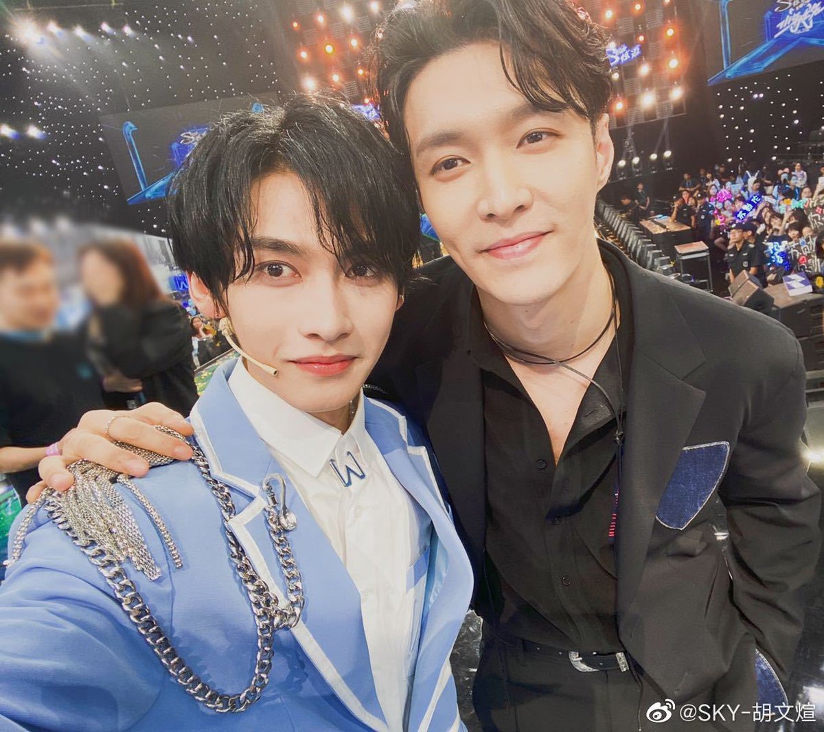 yuehuau's tweet photo. 200829 ღ wenxuan weibo update (1/3)

#wenxuan #huwenxuan #胡文煊  #desert5 #yuehua 
#少年之名 #WeAreYoung #WeAreYoung2020 #SKY https://t.co/kCwt00id6V