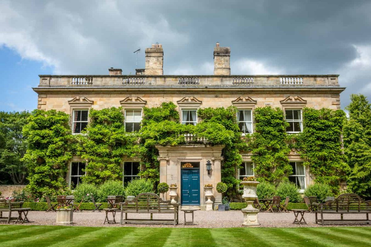 RP_Collection's tweet photo. 🏛You can now book your next stay with the reassurance of;
✔️free cancellations, 
✔️flexible bookings and;
✔️a guarantee that you’ll find the best rates when booking direct with us! 
#Grandbuildings #Grandlocations #Staycation2020 https://t.co/8OUxb48DQQ