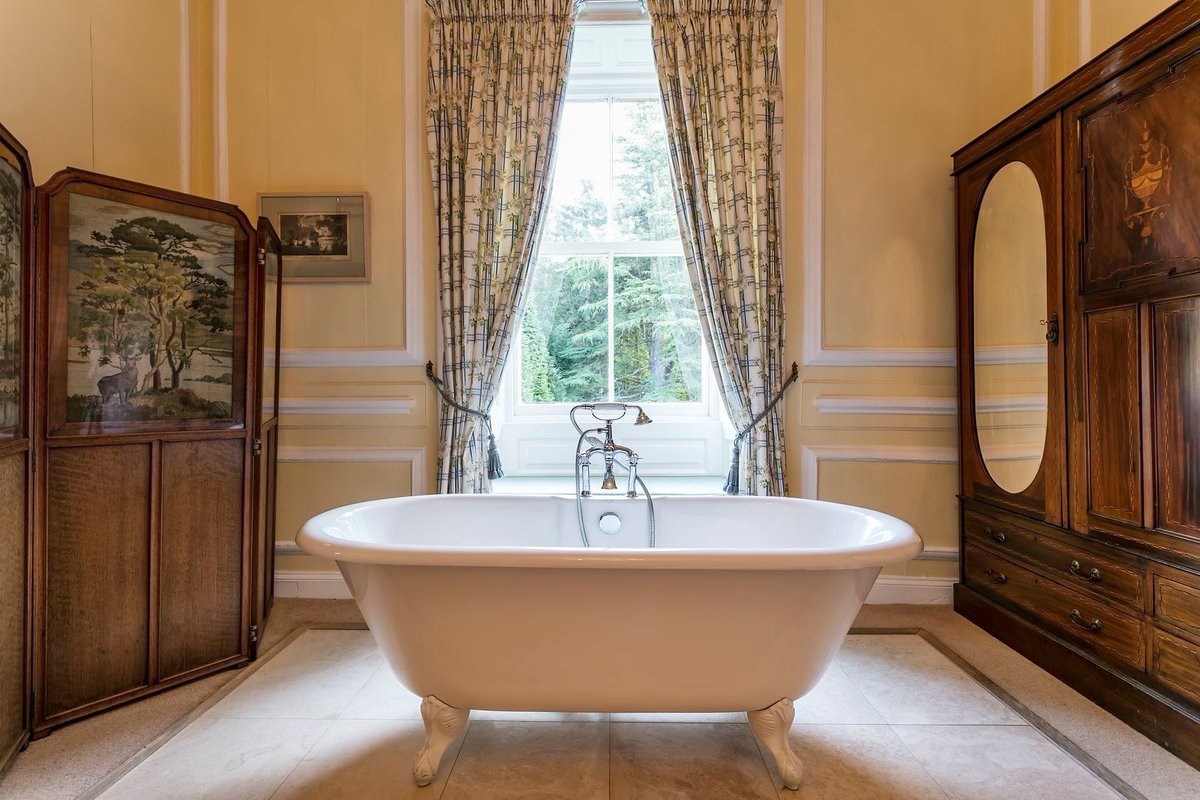 RP_Collection's tweet photo. 🏛You can now book your next stay with the reassurance of;
✔️free cancellations, 
✔️flexible bookings and;
✔️a guarantee that you’ll find the best rates when booking direct with us! 
#Grandbuildings #Grandlocations #Staycation2020 https://t.co/8OUxb48DQQ