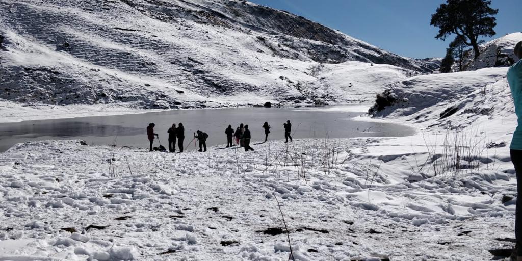 moxtain's tweet photo. Brahmatal lake is the another beauty which you can adore on the Brahmatal Trek. This high altitude glacial lake bewitches you in every single possible way.
#moxtain #bringouttheadventure #snow #winter #mountains #trekking #brahmataltrek #brahmatallake https://t.co/dII5MQpFSQ
