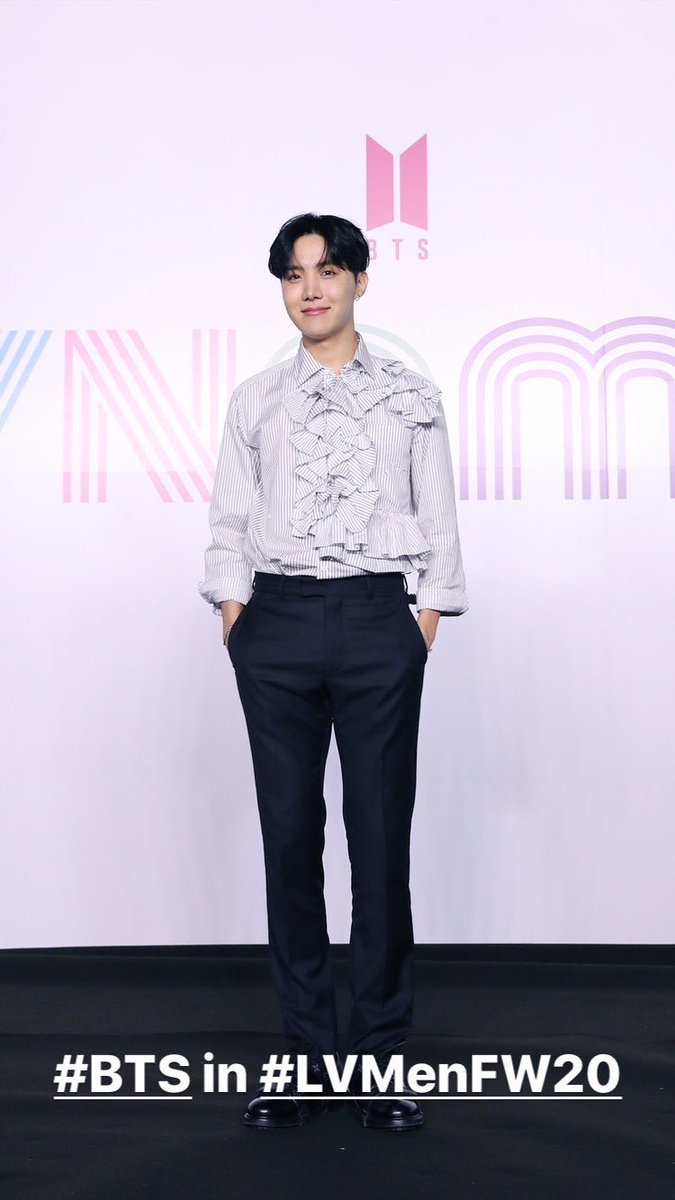 BTStranslation_'s tweet photo. LOUIS VUITTON OFFICIAL INSTA STORY – Dynamite Press Conference (pt.1)

#BTS_Dynamite @BTS_twt https://t.co/FSpXfa8xfo