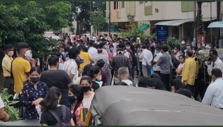 HRDMinistry's tweet image. @DG_NTA even after promising so many times that all the Sops will be followed by your agency. Then what it is this?

This is your so called SOP in today&apos;s NCHMJEE exam.
you are unable to handle a mere 30,000 and you are taking gurantee of 25lakhs students 
#PostponeJEEAndNEET