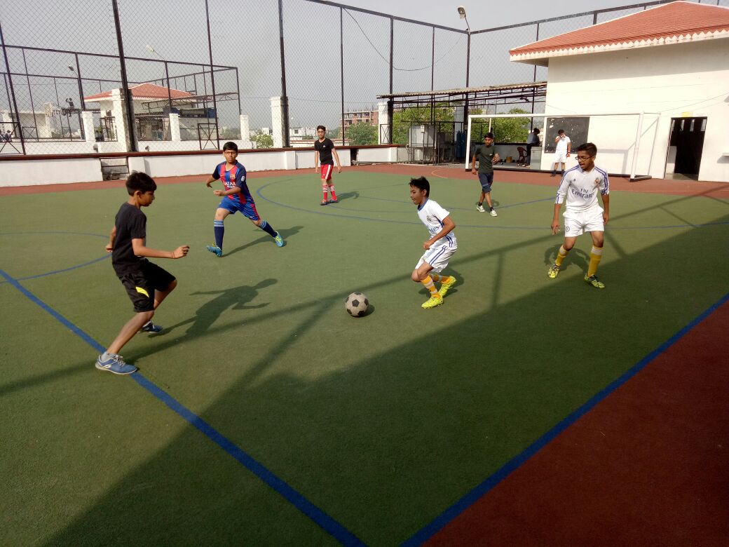CmsJaiJagat's tweet photo. Happy National Sports Day from CMS! 🏏⚽
CMS has always considered sport to be an integral part of our students' education! CMS consistently boasts incredible student sporting excellence, as well as world class sporting facilities. 🏆
#SportsDay #CMS #CMSlife https://t.co/Zt5P2ZAxck