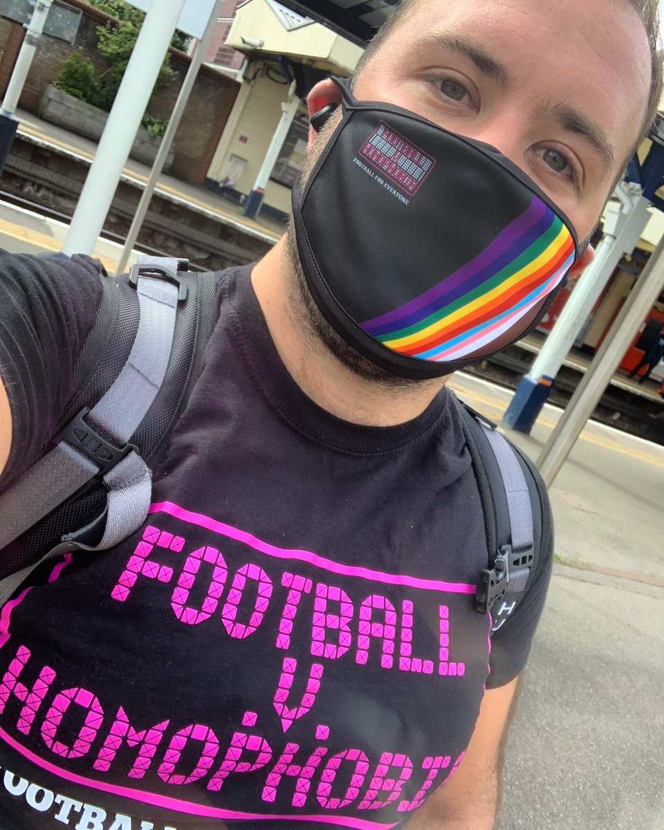 Accidentally on purpose teaming my @FvHtweets tee and new mask today on the way to rugby!! 

Different sports, same message.. ❤️🌈🏉⚽️ 

#LGBTsport #dontbeadick