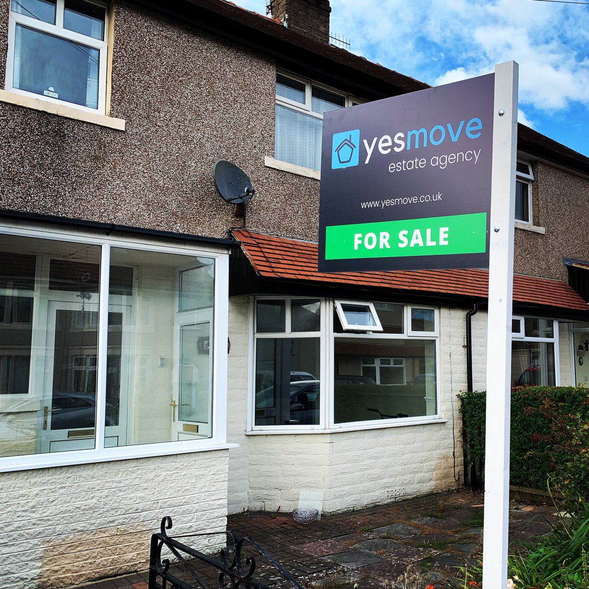 Fancy living in Bare? 🏠
Coming soon.... 3 Bed Semi Detached.
Priced to sell !!!! 😊

yesmove.co.uk 

#bare #morecambe #propertyforsale #movinghouse #yesmove