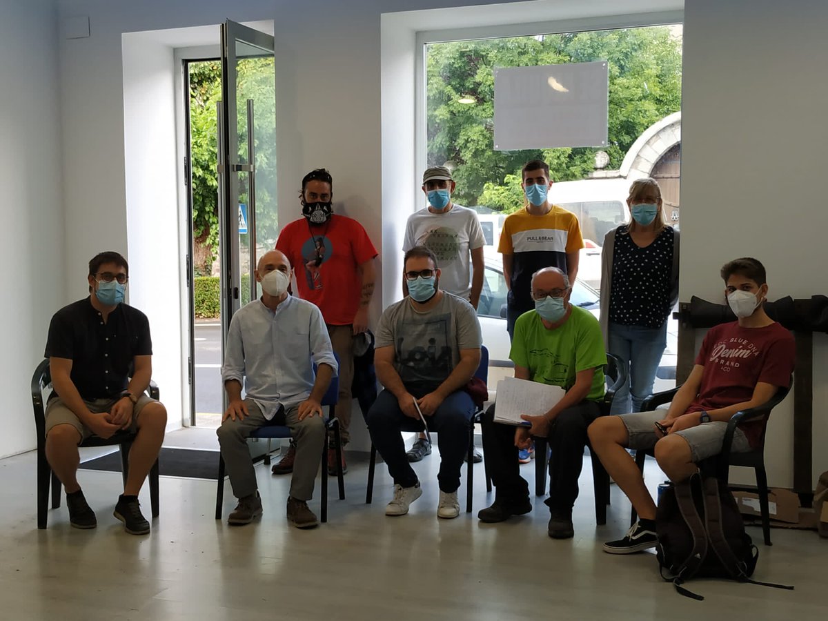 PodemRibagorza's tweet image. @PodemosAragon inicia en nuestro Círculo la ronda informativa en la que explicará en todos los círculos de Aragón los cambios organizativos de Podemos. 

Compañeros de Castilló de Sos, Benás y Graus nos reunimos ayer para hablar de ello y de los últimos sucesos en nuestra comarca