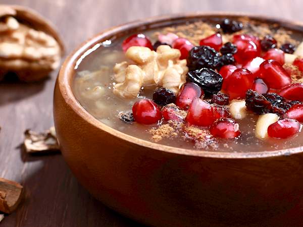 #Kerbela’nın dinmeyecek acısıyla yanan yüreklerimizde birlik, beraberlik, sevgi ve kardeşlik duygularının yeşermesi dileğiyle Muharrem Ayının mübarek, Aşure günün bereketli, tutulan oruçların kabul olmasını temenni ederim.