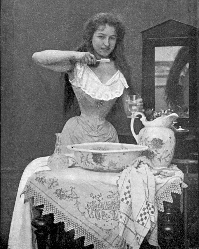 charles46034344's tweet photo. @DrLindseyFitz @ExploreWellcome Elbow up! https://t.co/3XQLGoCKos