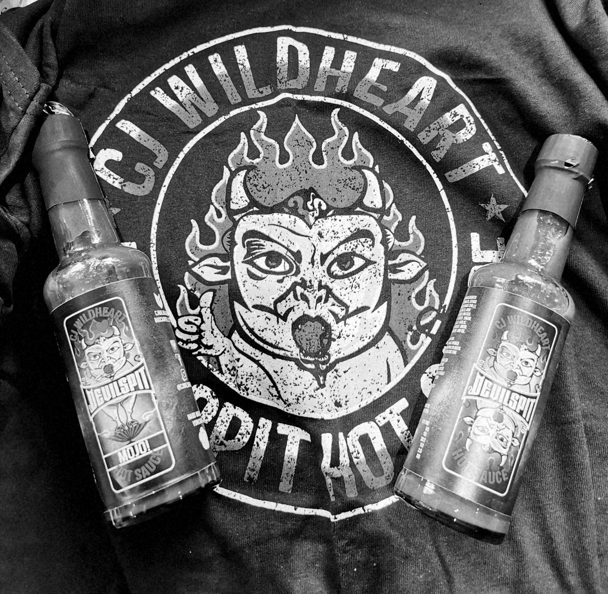 trooperwheart's tweet photo. It's heeeeere!! Thank you @CJWildheart
#kingandqueenofhotsauces, #devilspit, #getthebogrollready https://t.co/VIXQfjuO9b