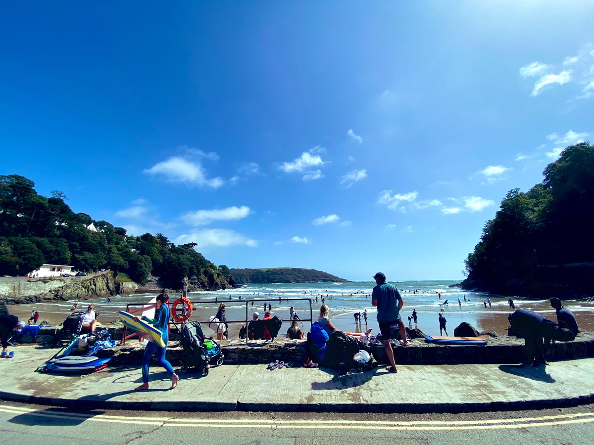 Tyre replaced and back on track.  But how come Lonely Planet never mentions Salcombe, Devon?I was intrigued by the location on map and went there. It’s fab - not just because of delicious crab - apart from the stressful steep narrow roads on a SUV.  #staycation 