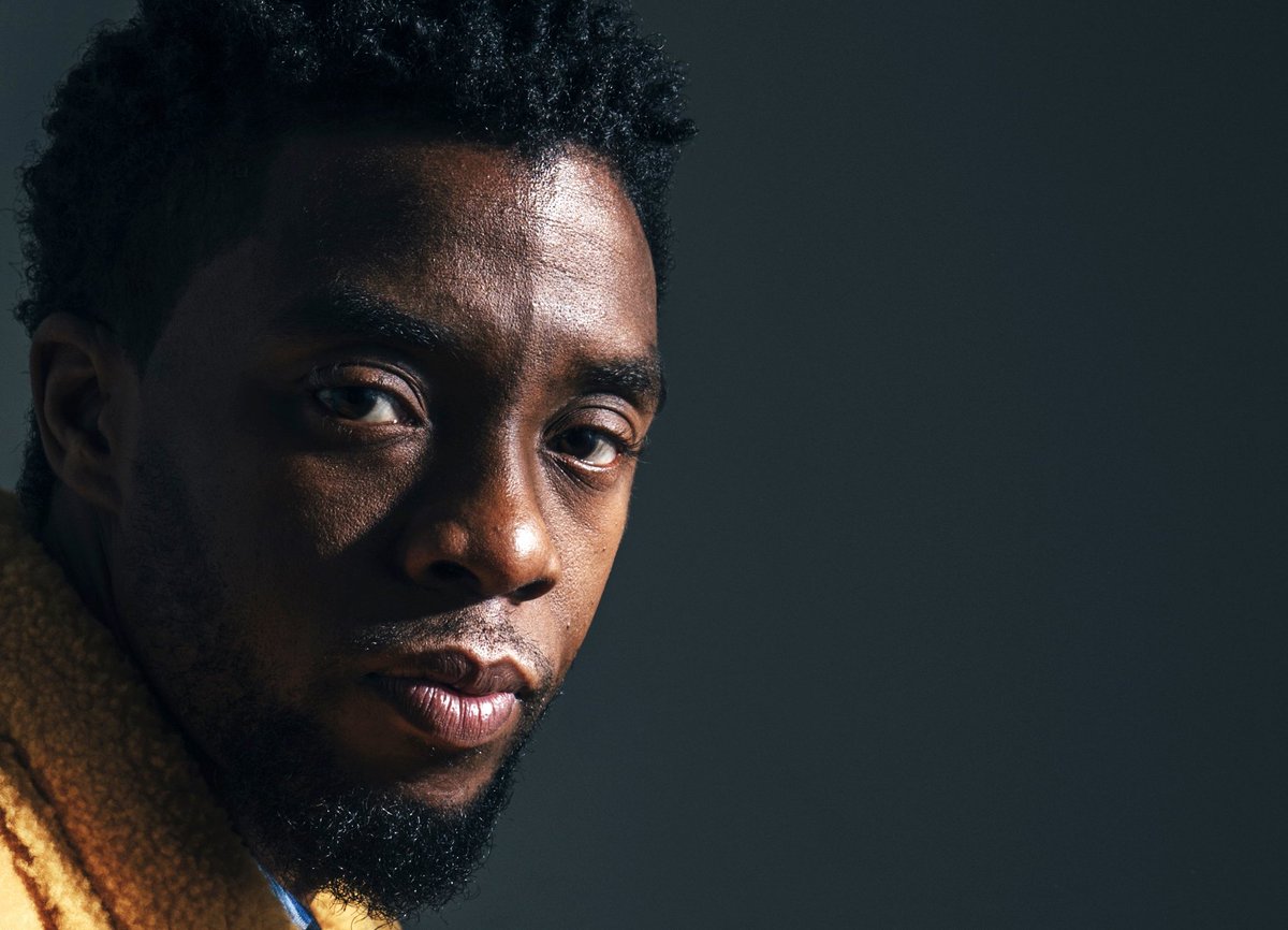 MarvelStory_'s tweet image. Chadwick Boseman est probablement l'acteur qui incarnait le plus de valeurs dans les films du Marvel Cinematic Universe.

La justice dans Civil War. Le symbole de tout un peuple dans Black Panther. Le soutien et l'aide dans Infinity War. L'espoir et la renaissance dans Endgame.