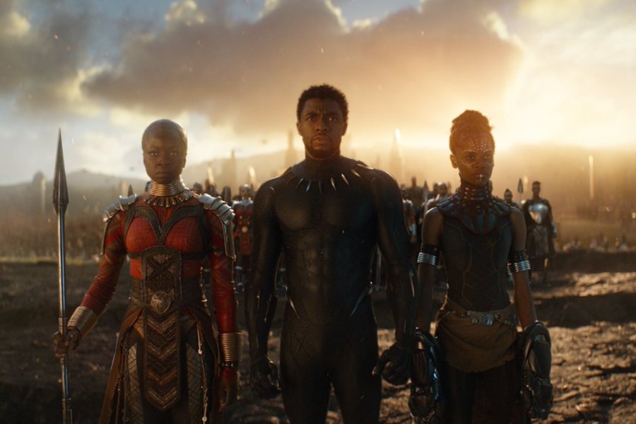 MarvelStory_'s tweet image. Chadwick Boseman est probablement l'acteur qui incarnait le plus de valeurs dans les films du Marvel Cinematic Universe.

La justice dans Civil War. Le symbole de tout un peuple dans Black Panther. Le soutien et l'aide dans Infinity War. L'espoir et la renaissance dans Endgame.