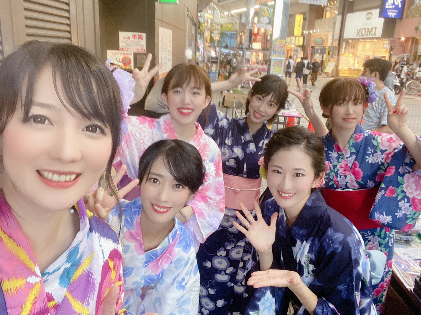 Marina 銀座街浴衣ライブありがとうございました 浴衣 の女王にはなれなかったのですが 沢山の応援がとても嬉しかったです 素敵な夏の思い出になりました また浴衣着たいなぁ 明日は川口にてライブ 夜はバンドにて配信限定ライブです T