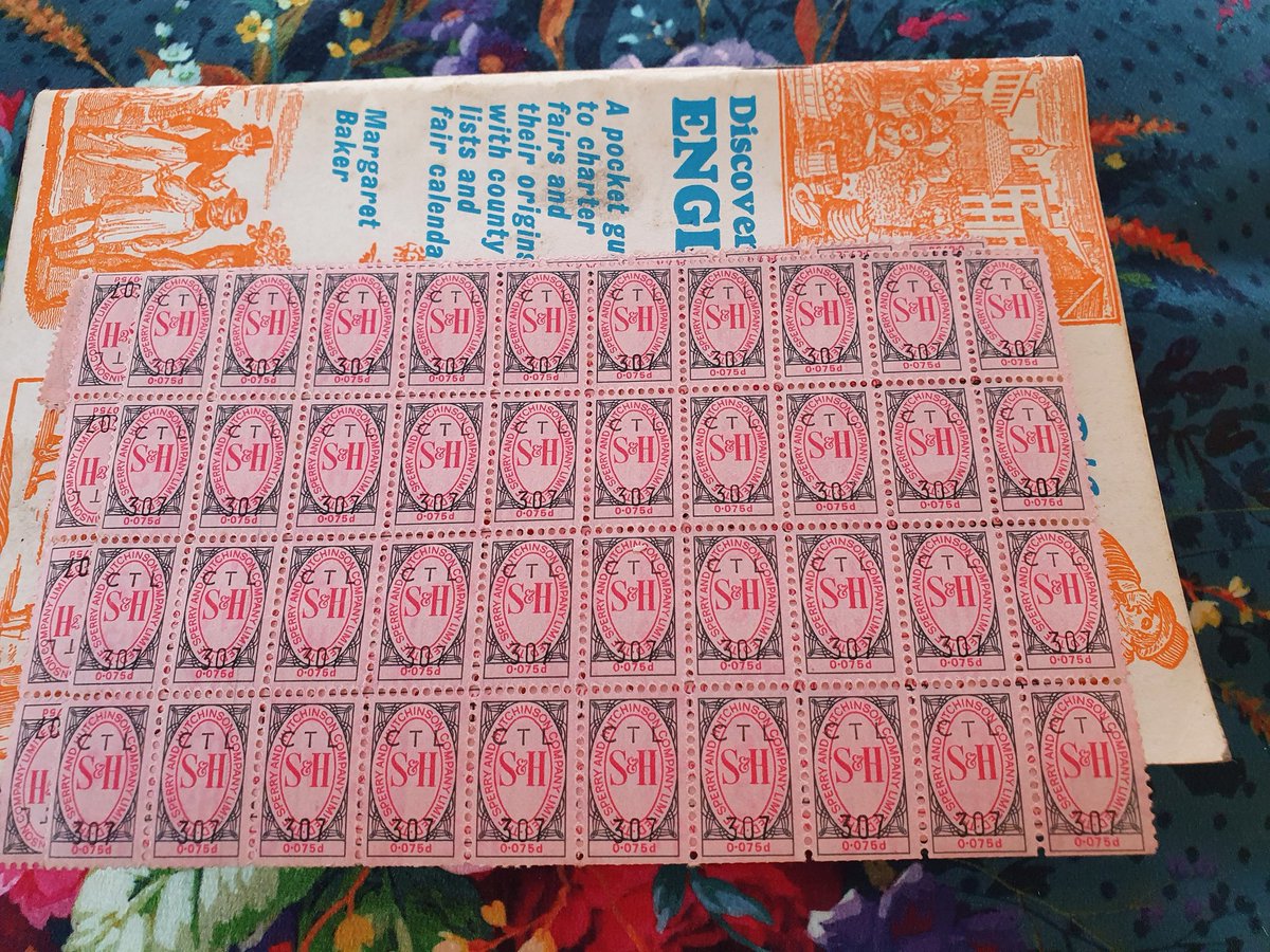 CeeChampion's tweet image. This is why I love old books. You never know what you will find inside ❤

A sheet of &apos;Sperry and Hutchinson&apos; pink stamps! Which seemed to have been an equivalent to Green Shield stamps. 📖