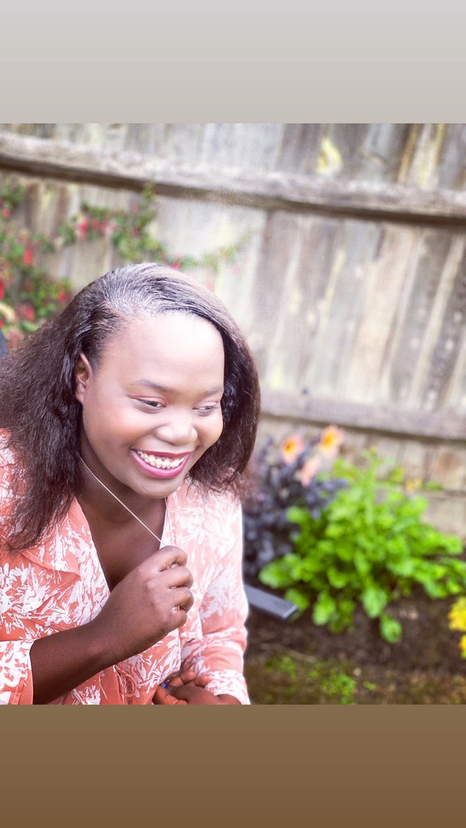 NswanasNotes's tweet photo. If you see someone without a smile give them yours. ☺️ New blogpost post alert 🚨 
•
•
•
•
#newblogpost #august#augustfavorites #bloggersofinstagram #bloggerlife #fashionbloger #lifstyleblogger #readersofinstagram #readallaboutit #publishedearlyeighties #naturalhairstyle https://t.co/E2rqoz7W5b
