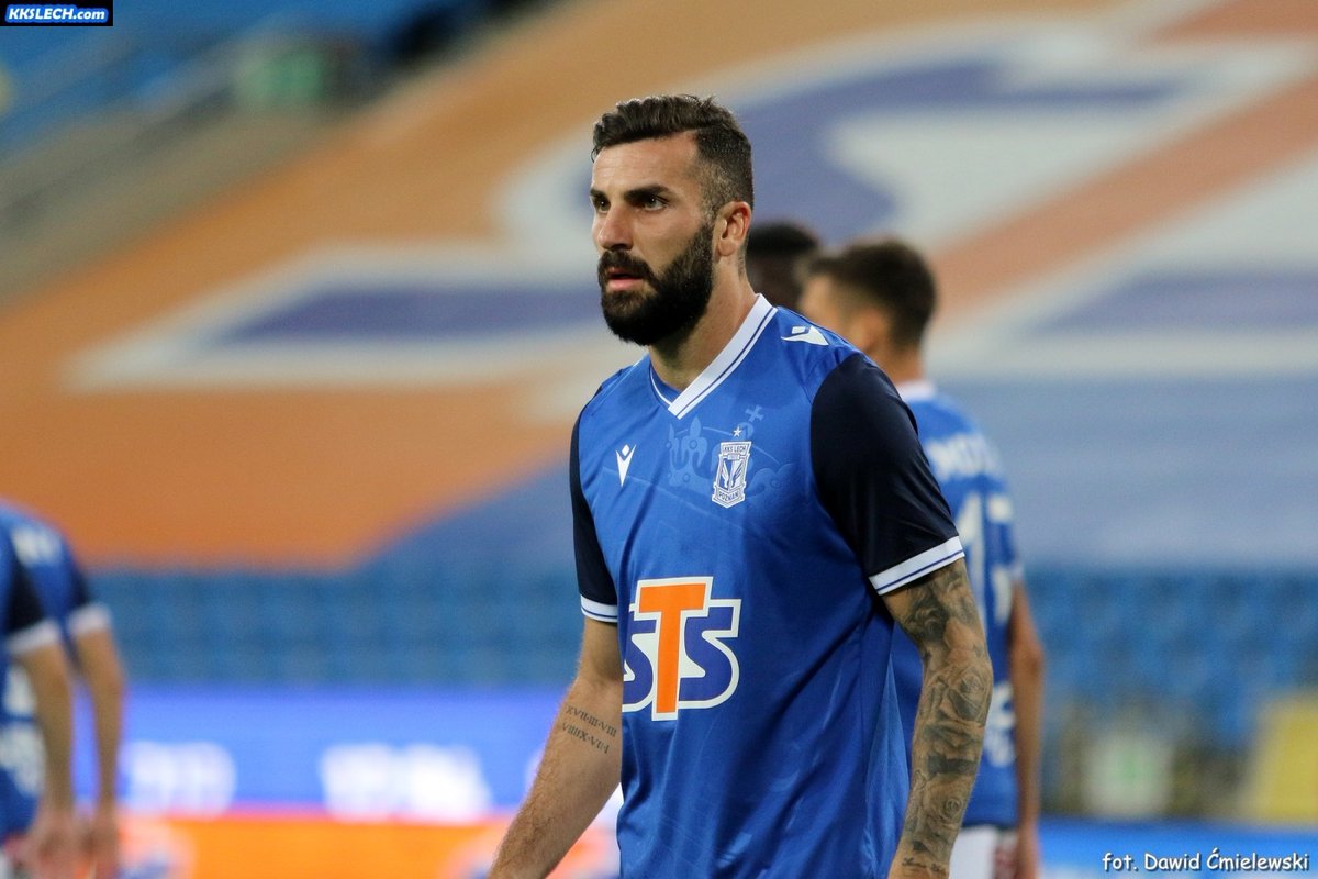 KKSLECHcom's tweet photo. Według kibiców Kolejorza najlepszym piłkarzem Lecha Poznań w meczu #LPOVAL w #UEL był Mikael Ishak 🔝

1. Ishak (średnia ocen: 4,81) 👏
2. Crnomarković (3,97)
3. Satka (3,78)
---
Kamiński (2,72) 

Pełne wyniki ▶️ https://t.co/kdukxIG410 https://t.co/T8qvDGQ4yt